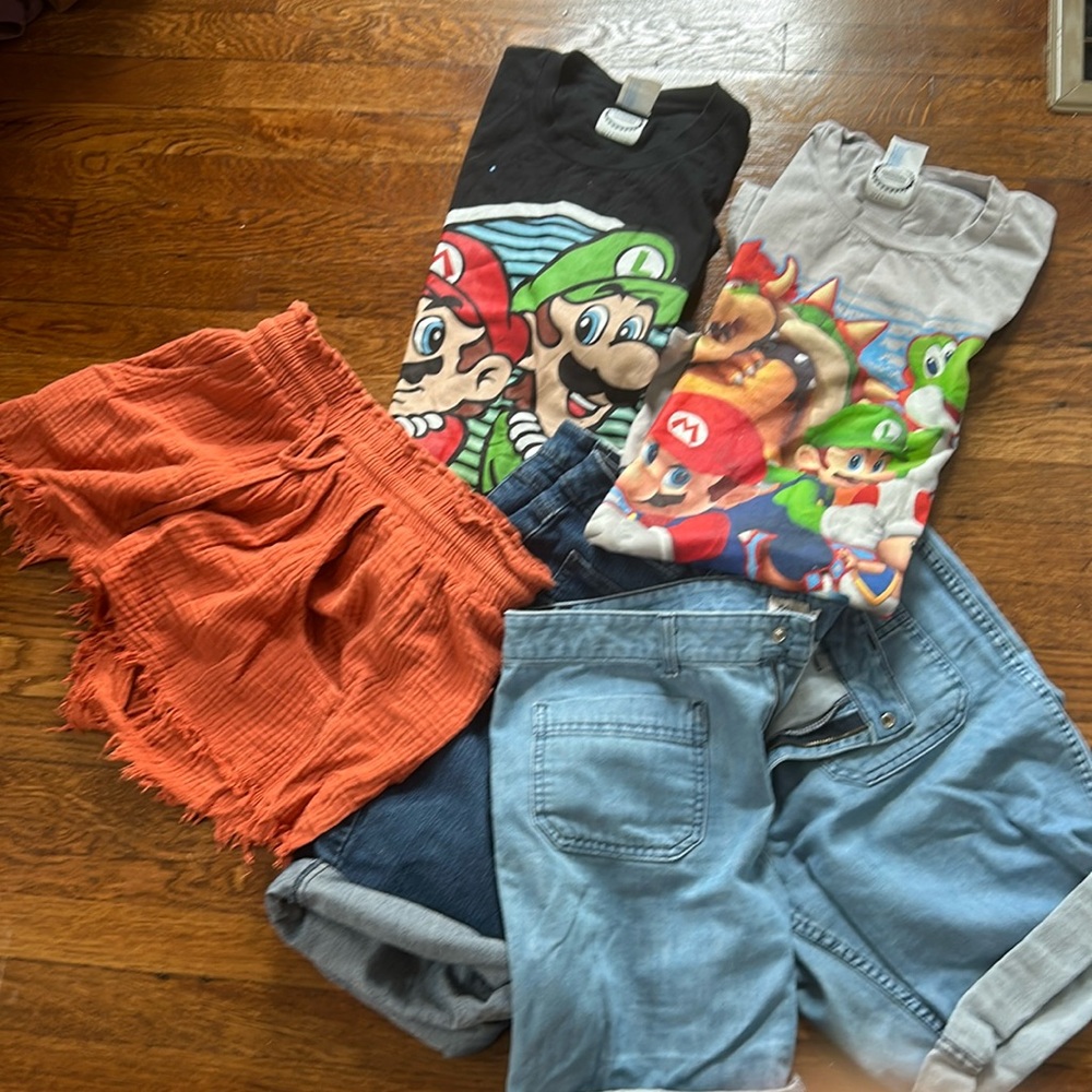 Bundle 3 shorts 2 Mario Bros tshirts